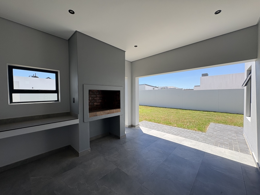 4 Bedroom Property for Sale in Sandown Western Cape